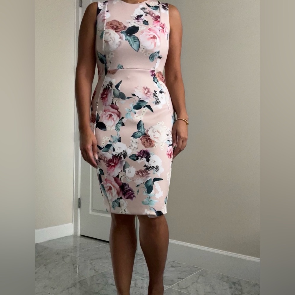Women’s beautiful sleeveless pink floral dress
